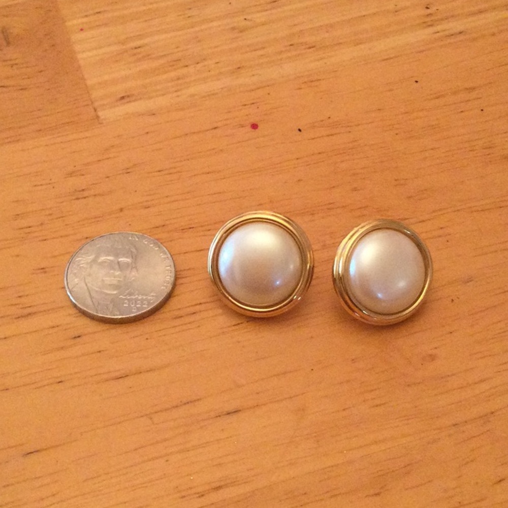 Vintage Monet gold and pearl button earrings